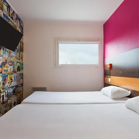Hotel F1 Maurepas