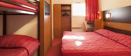 F1 Hotel