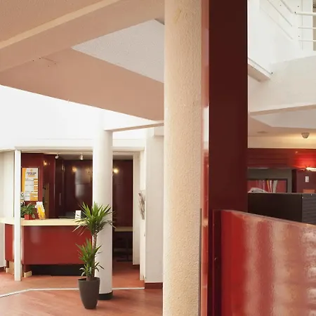 F1 Maurepas 4* Maurepas (Yvelines)