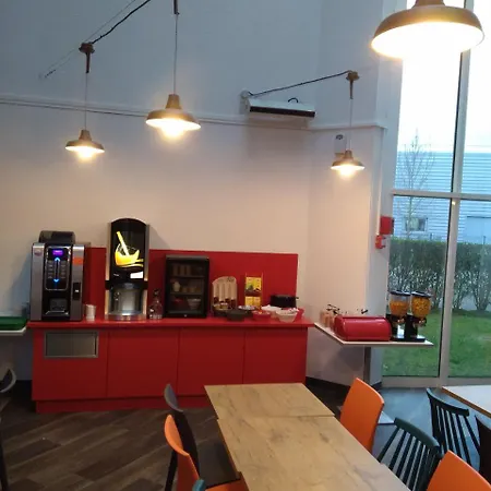 Hotel F1 Maurepas