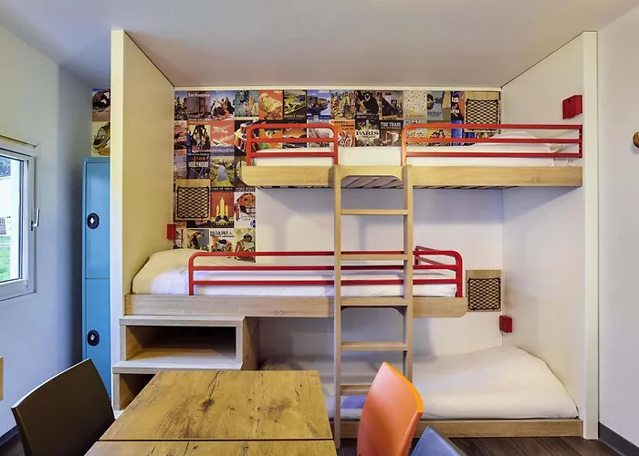 Hotel F1 *