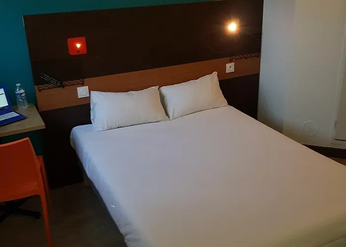 F1 Hotell